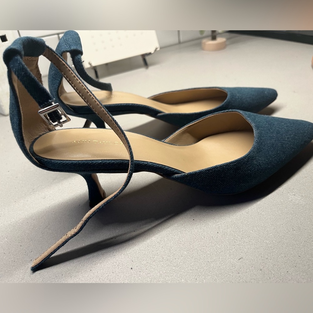 NWOT ⭐️ Ann Taylor Jean Kitten Heel - size 7.5 - Picture 5 of 11